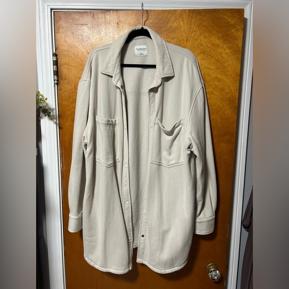 Abercrombie and Fitch Shacket - Picture 1 of 9